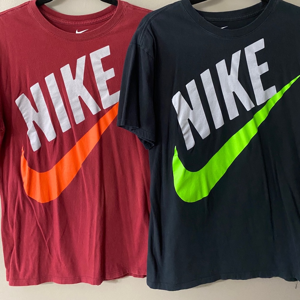Bundle of two Nike T-shirts S